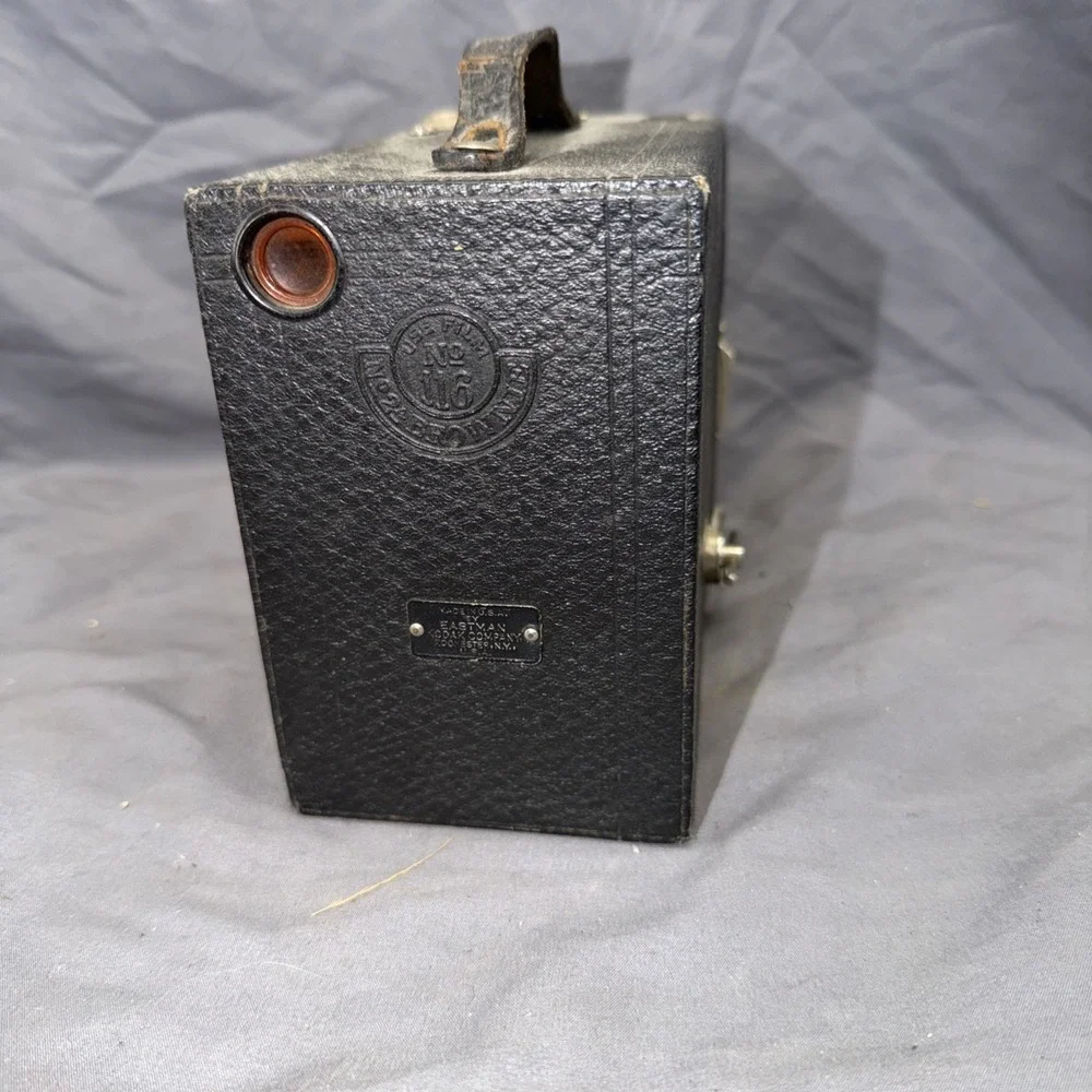 Eastman Kodak No. 2aModel C Rainbow Hawk-Eye Box Camera Black 116 Film With Case